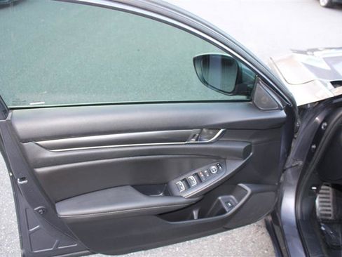 Used 2020 Honda Accord Sport image 11