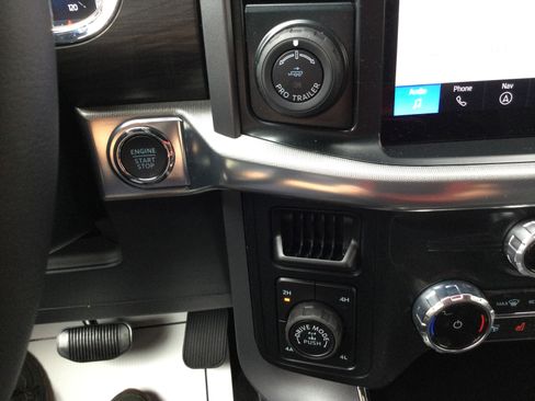 New 2025 Ford F150 Lariat w/ Equipment Group 501A Mid image 14