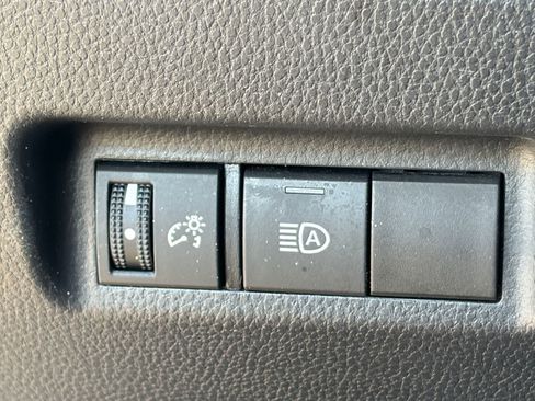 Used 2022 Toyota RAV4 LE FWD image 18