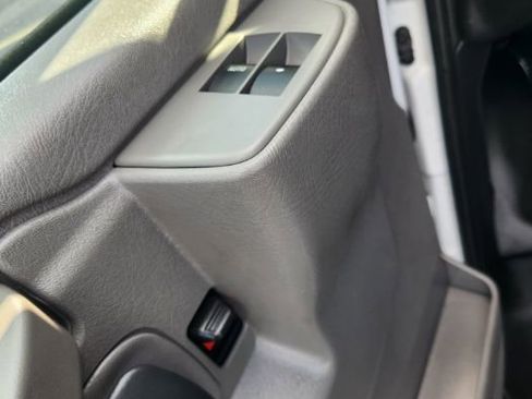 Used 2017 Chevrolet Express 2500 RWD image 25
