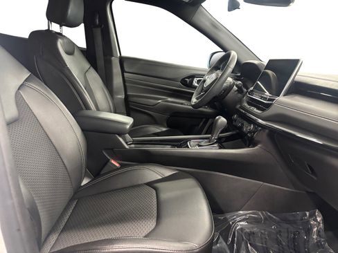 Used 2024 Jeep Compass Latitude w/ Altitude Special Edition image 15