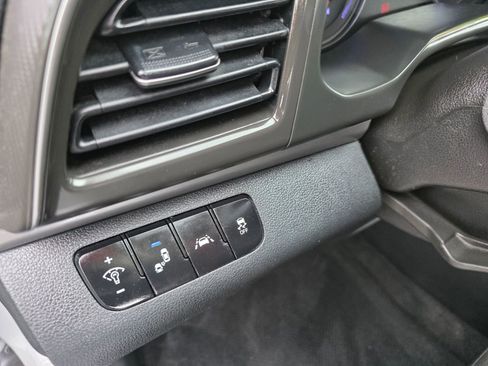Used 2019 Hyundai Elantra SEL FWD image 19
