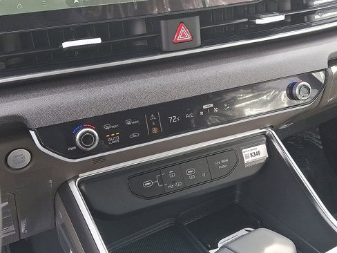 New 2026 Kia Carnival EX image 11