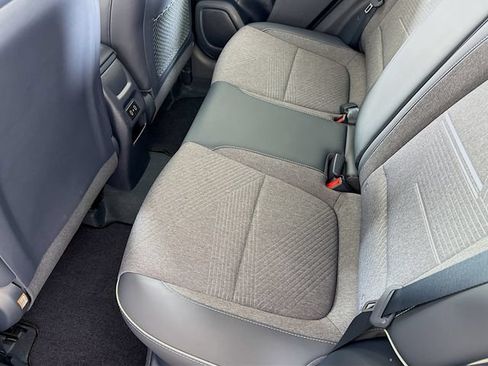 Certified 2024 Hyundai Venue Limited FWD image 37