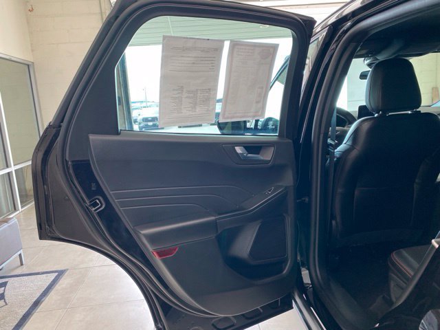 Used 2025 Ford Escape ST-Line FWD image 16