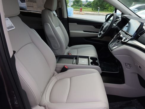 New 2026 Honda Odyssey EX-L image 6