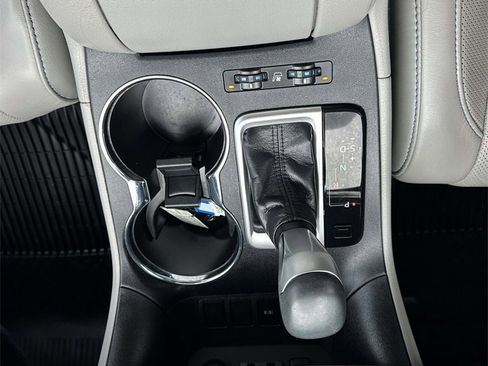 Used 2019 Toyota Highlander Limited image 18