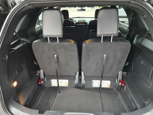 Used 2019 Ford Explorer XLT w/ Equipment Group 202A AWD/4WD image 61