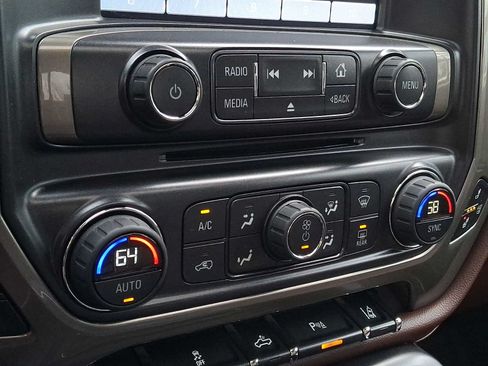 Used 2015 Chevrolet Silverado 1500 High Country w/ High Country Premium Package AWD/4WD image 13