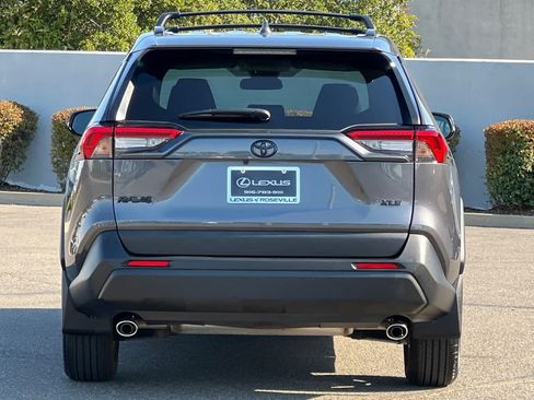 Used 2025 Toyota RAV4 XLE FWD image 8