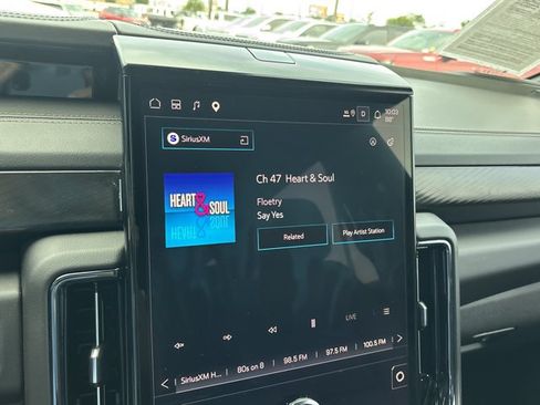Used 2025 GMC Yukon AT4 w/ AT4 Premium Plus Package AWD/4WD image 39