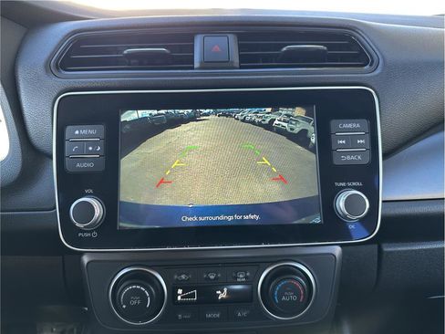 Used 2025 Nissan Leaf S image 26