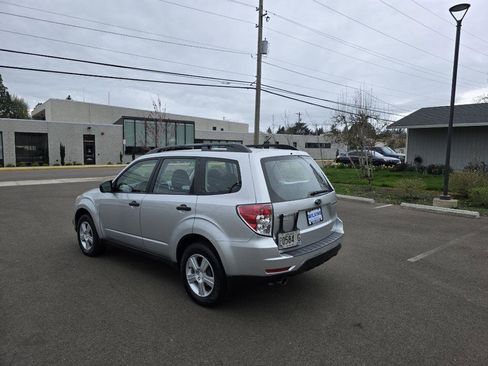 Used 2011 Subaru Forester 2.5X w/ Alloy Wheel Value Pkg image 7