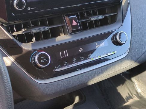 Used 2022 Toyota Corolla LE FWD image 25