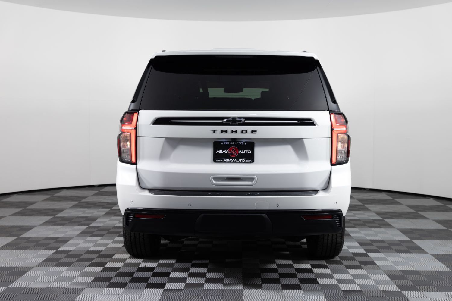 Used 2023 Chevrolet Tahoe Z71 w/ Luxury Package AWD/4WD image 6