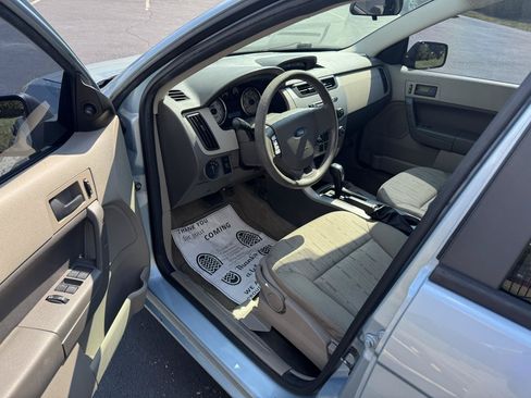 Used 2009 Ford Focus SE FWD image 15