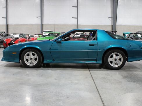 Used 1991 Chevrolet Camaro RS RWD image 21