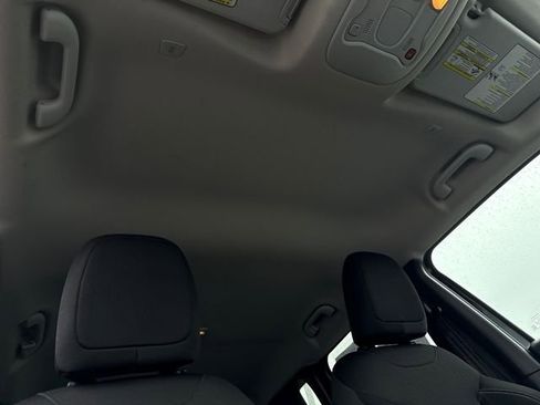 Used 2023 Jeep Renegade Latitude image 28