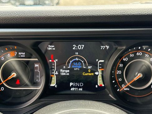 Used 2025 Jeep Wrangler Unlimited Sport AWD/4WD image 28