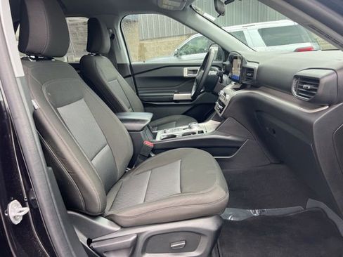 Used 2024 Ford Explorer XLT AWD/4WD image 11