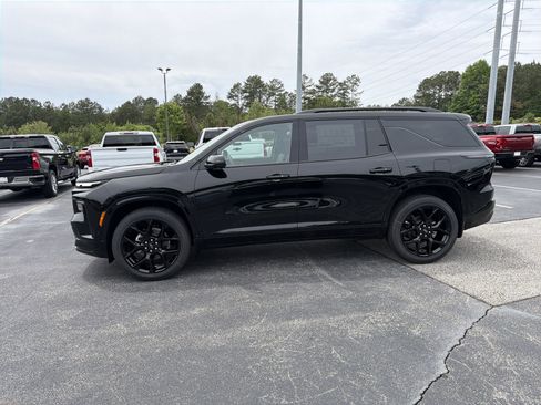 New 2026 Chevrolet Traverse RS w/ LPO, Floor Liner Package FWD image 8