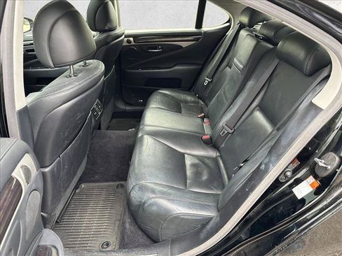 Used 2015 Lexus LS 460 AWD w/ Comfort Package image 14