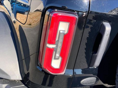 Used 2021 Ford Bronco Badlands image 28