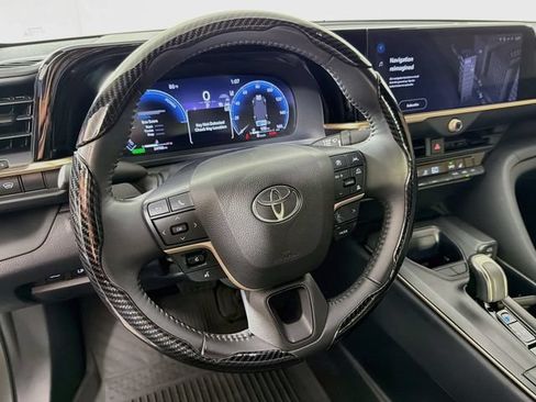 Used 2023 Toyota Crown AWD/4WD image 16