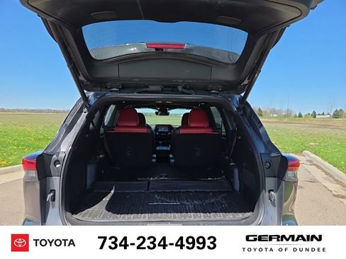 Used 2021 Toyota Highlander XSE AWD/4WD image 19