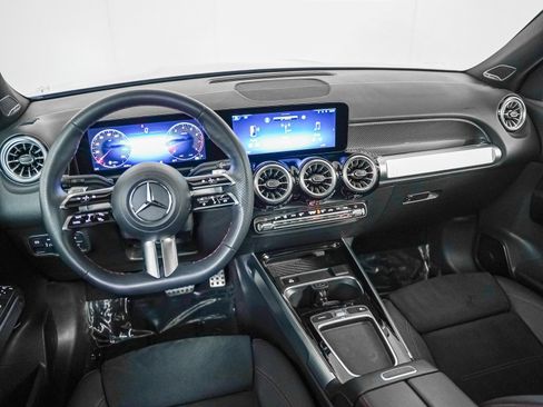 Certified 2024 Mercedes-Benz GLB 250 image 18