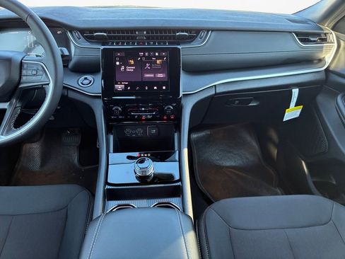 New 2025 Jeep Grand Cherokee Laredo X w/ Luxury Tech Group I image 3