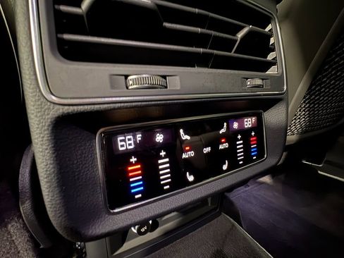 Used 2019 Audi Q8 Premium Plus w/ Premium Plus image 45