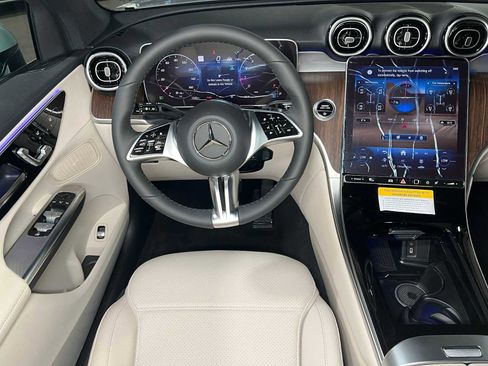 New 2025 Mercedes-Benz GLC 300 4MATIC image 37