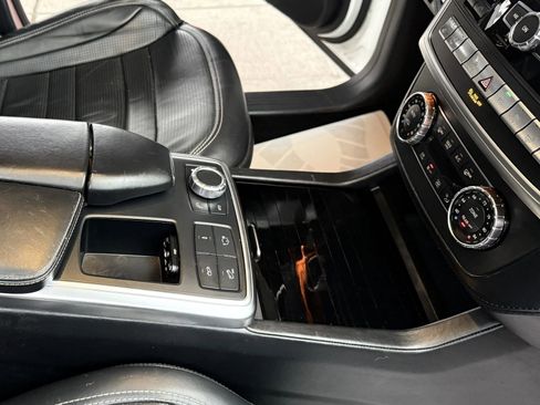 Used 2016 Mercedes-Benz GL 63 AMG 4MATIC image 30