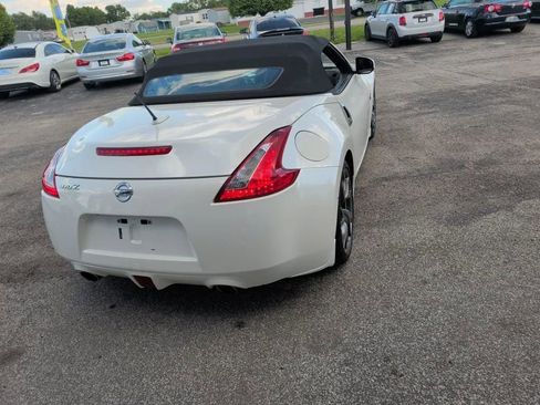 Used 2016 Nissan 370Z Touring Sport RWD image 7