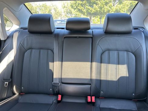 Used 2022 Volkswagen Passat 2.0T image 14