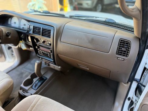 Used 2003 Toyota Tacoma 2WD Xtracab image 20