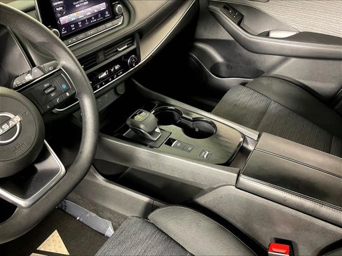 Certified 2023 Nissan Rogue SV FWD image 17