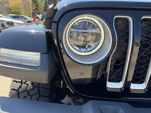 Used 2020 Jeep Gladiator Overland image 28