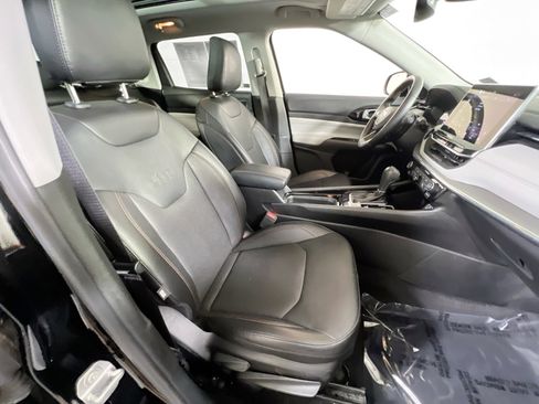 Used 2022 Jeep Compass Limited w/ Sun and Sound Group image 28