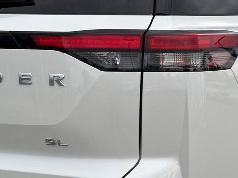 Used 2024 Nissan Pathfinder SL w/ SL Premium Package image 13