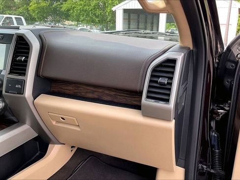 Used 2019 Ford F150 Lariat w/ Equipment Group 502A Luxury AWD/4WD image 29