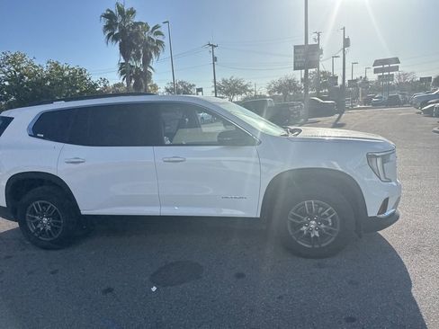 Used 2025 GMC Acadia Elevation image 5