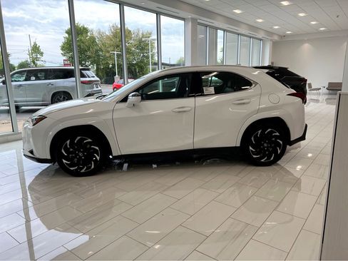 New 2026 Lexus UX 300h AWD image 4