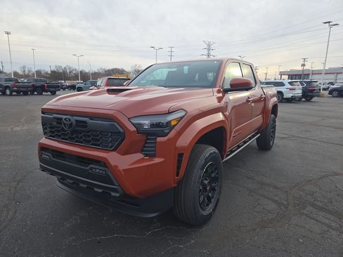 New 2025 Toyota Tacoma TRD Sport image 3