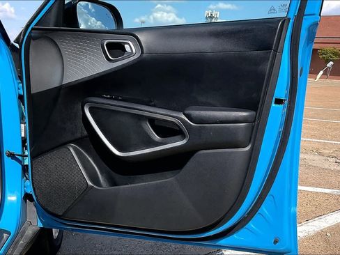 Used 2024 Kia Soul S FWD image 26