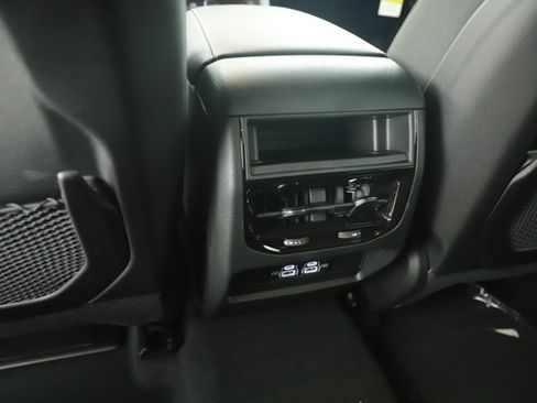 New 2025 Jeep Grand Cherokee Laredo image 23