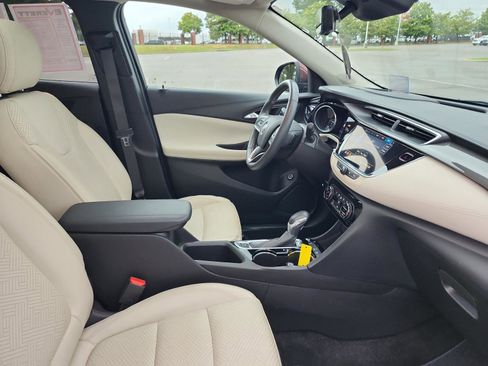 Certified 2022 Buick Encore GX Essence w/ Advanced Technology Package FWD image 6