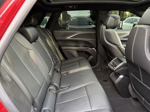 Certified 2024 Cadillac Lyriq Luxury image 29