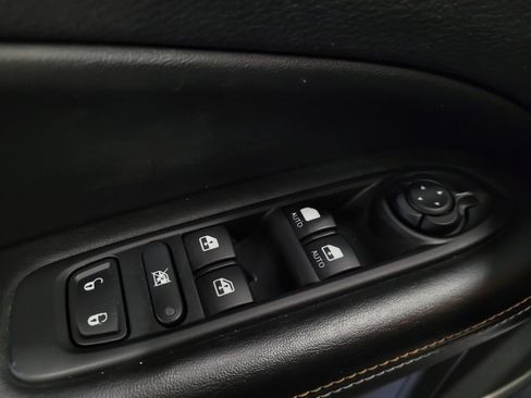 Used 2018 Jeep Compass Latitude FWD image 27